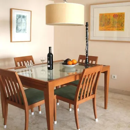 Apartment Mit Terrasse, Pool Und Garten *